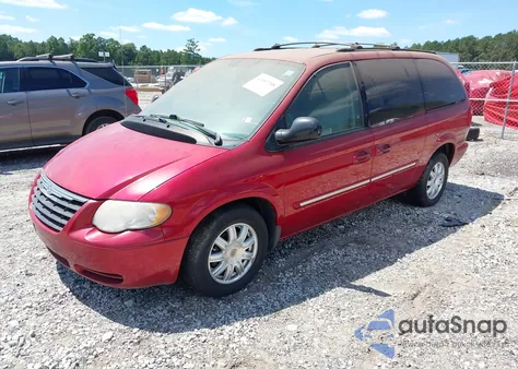 2005 Chrysler Town & Country Touring from USA, damaged, VIN 2C4GP54L35R207460